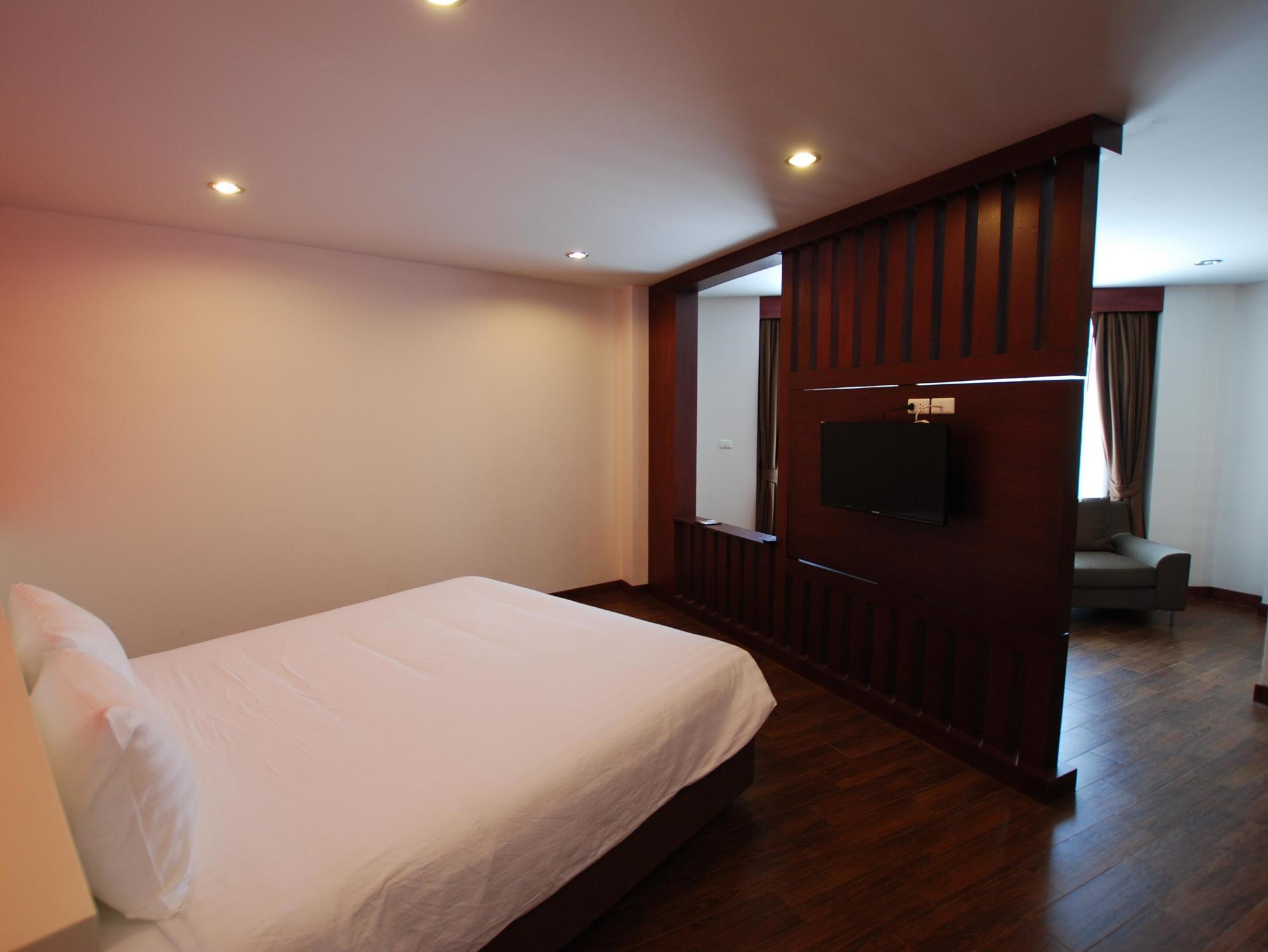 Paksaa Boutique Hotel Patong Exterior photo