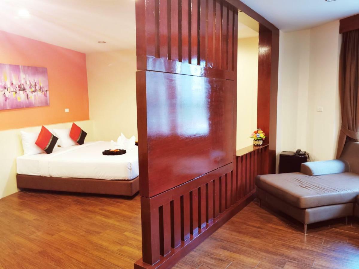 Paksaa Boutique Hotel Patong Exterior photo